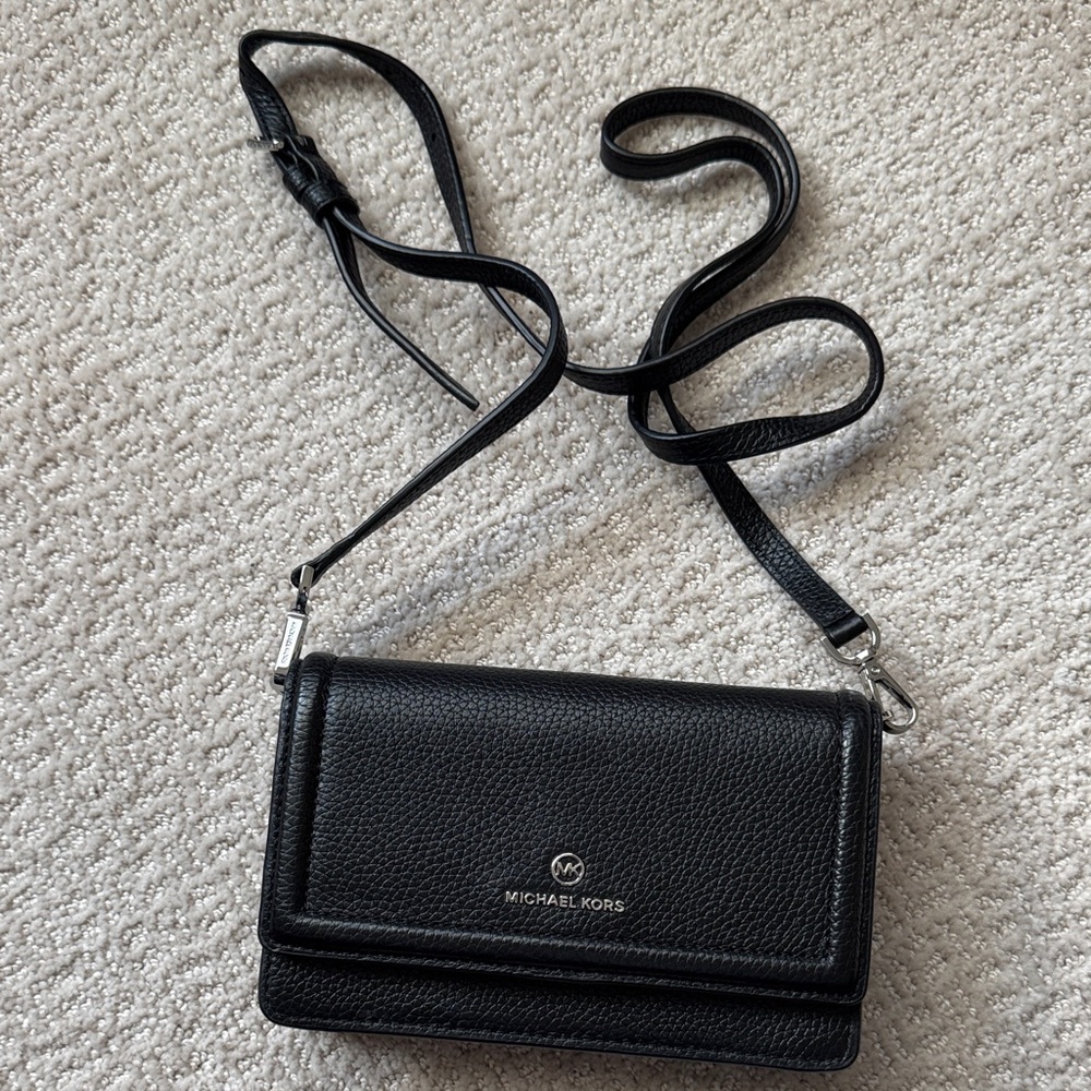Michael Kors Elegant Black Crossbody Bag